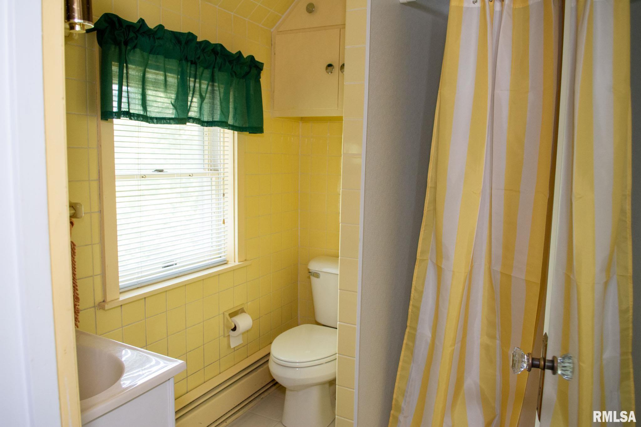 1320 Main Avenue Clinton, IA 52732 - Photo 35 of 49