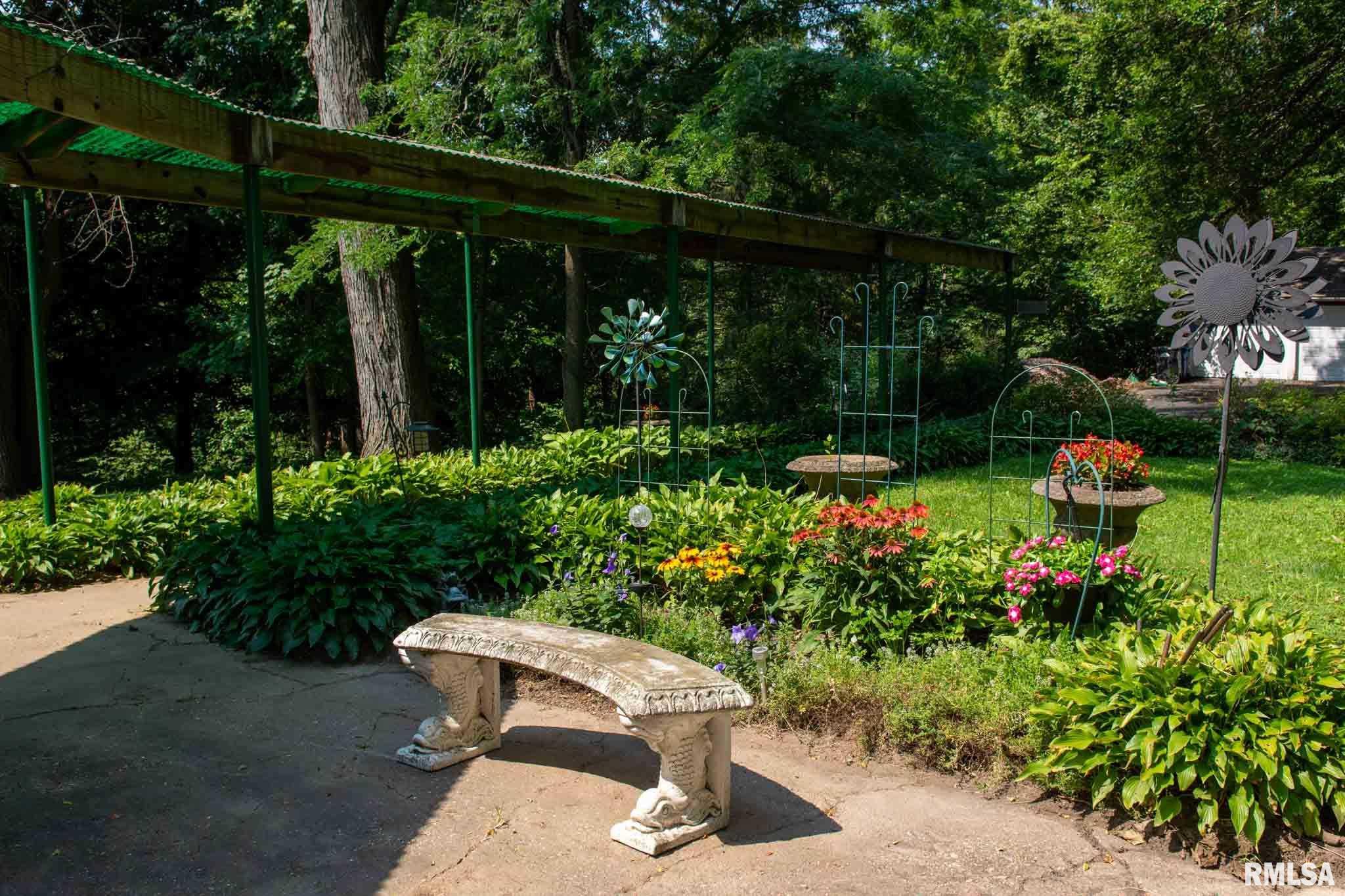 1320 Main Avenue Clinton, IA 52732 - Photo 40 of 49