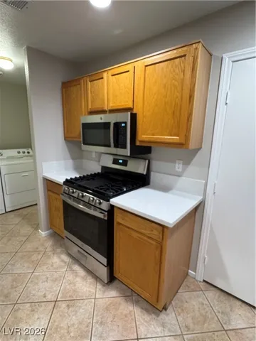 $1,795 | 8221 Diamond Star Court, Las Vegas, NV 89145