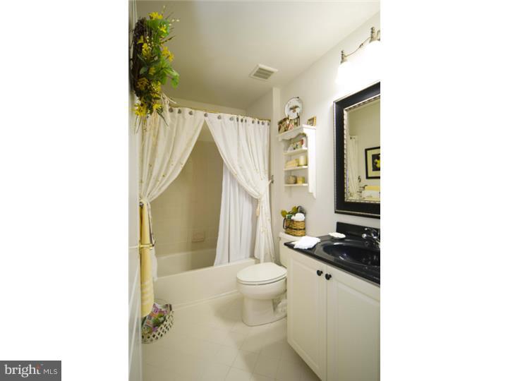 262 Hanover Road Phoenixville, PA 19460 - Photo 16 of 22 Bathroom