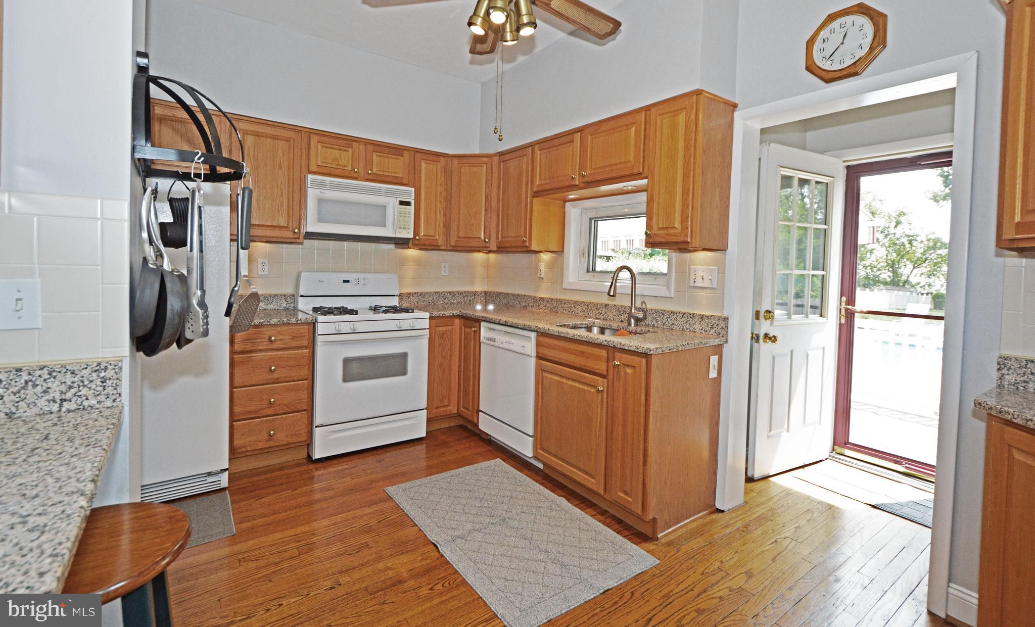 4215 Harcourt Road Baltimore, MD 21214 - Photo 22 of 46 Kitchen