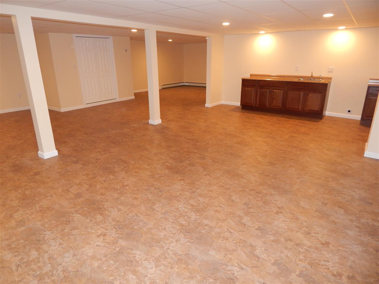 27 Keyes Hill Road Pelham, NH 03076 - Photo 13 of 22
