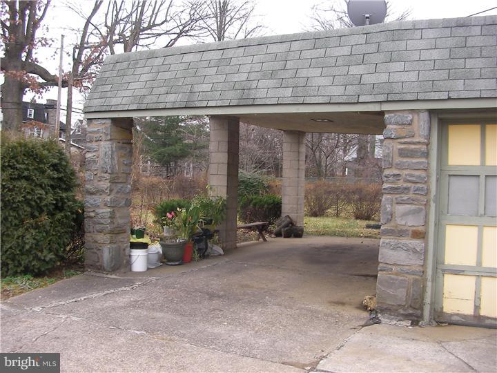 5822 Drexel Road Philadelphia, PA 19131 - Photo 5 of 12 Garage