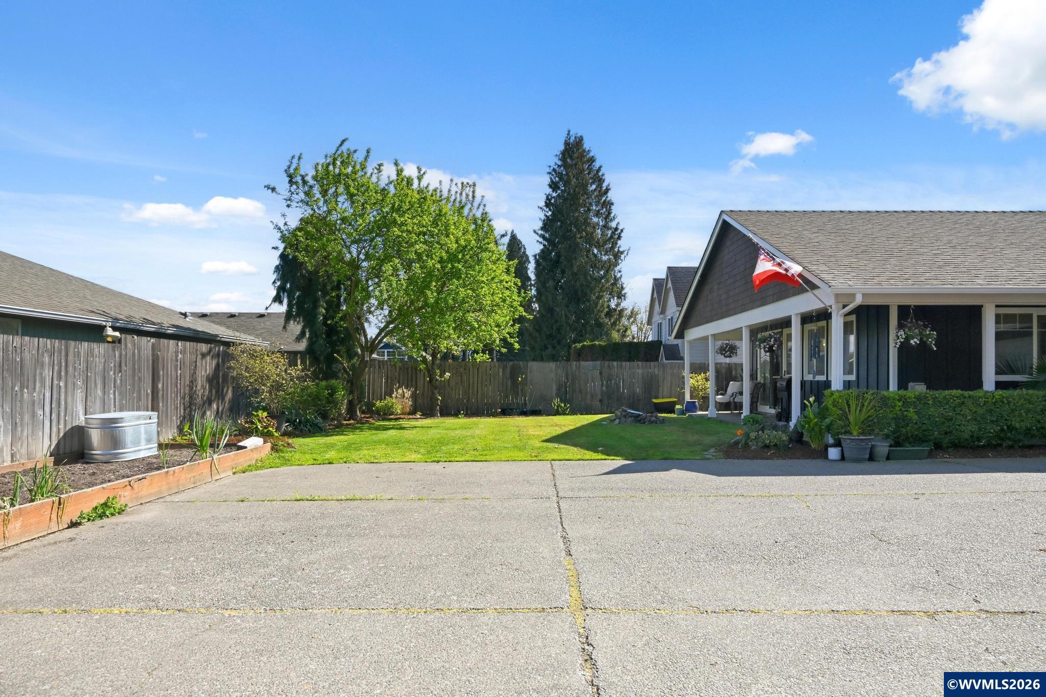 624 North Pershing Street Mount Angel, OR 97362 - Photo 7 of 47
