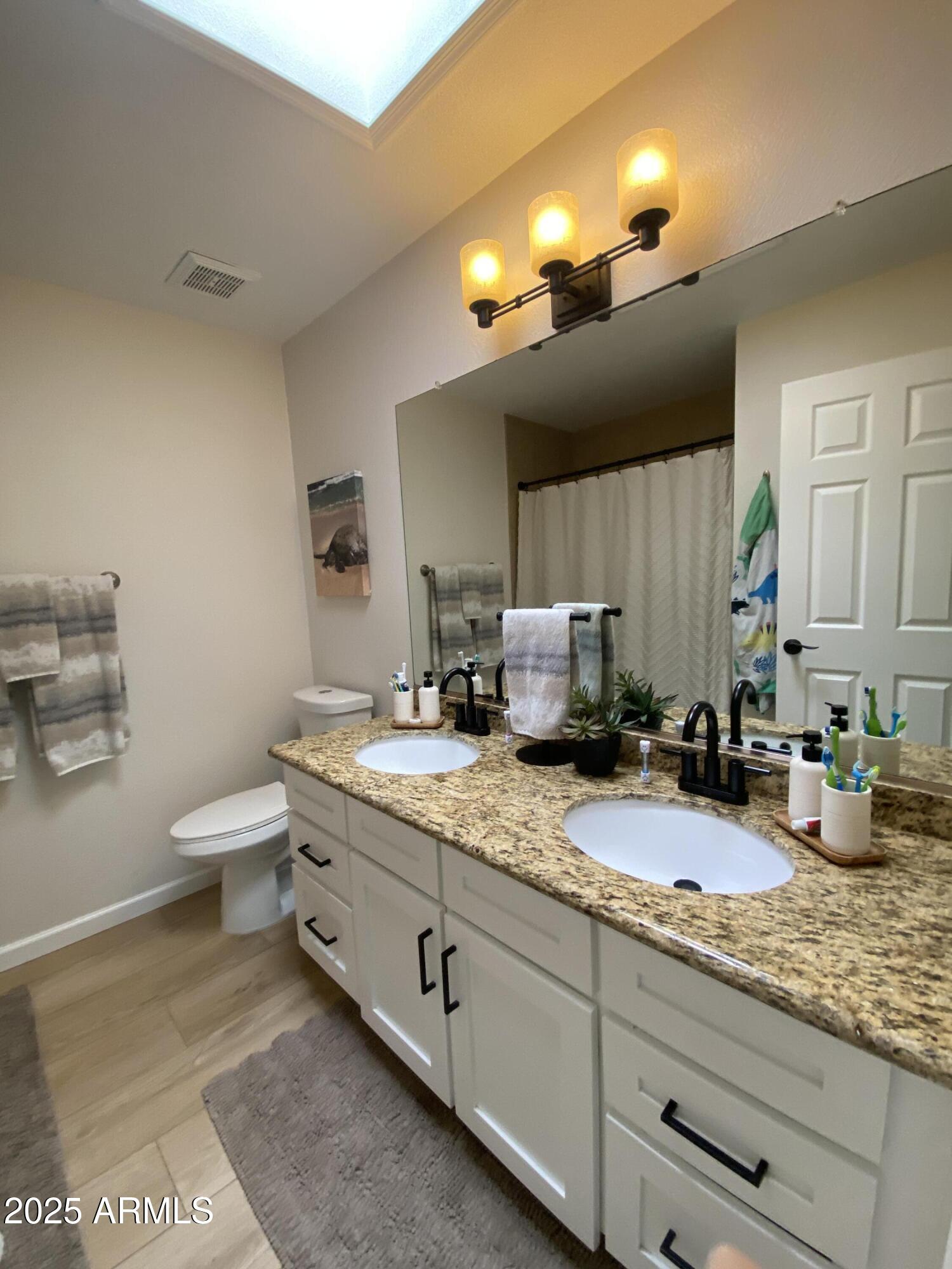 19004 North 71st Drive Glendale, AZ 85308 - Photo 19 of 32 hall ba