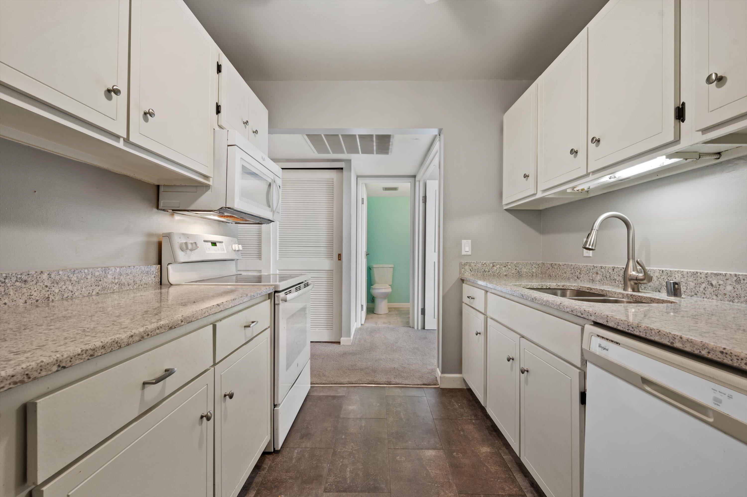 425 West Willow Court, Unit 222 Fox Point, WI 53217 - Photo 1 of 25 425 W Willow Ct 222, Fox Point, WI 53217