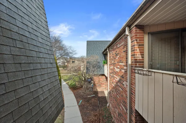 $174,900 | 425 West Willow Court, Unit 222, Fox Point, WI 53217