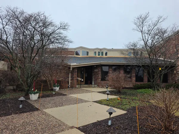 $174,900 | 425 West Willow Court, Unit 222, Fox Point, WI 53217