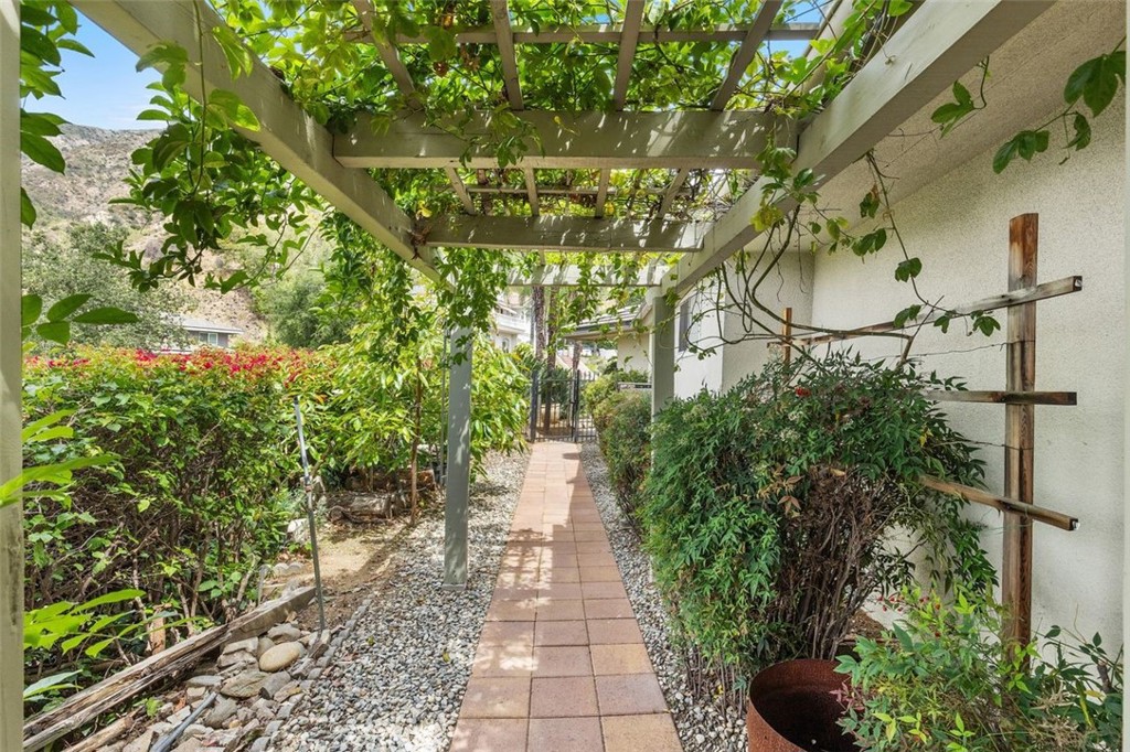 2206 Canyon Road Arcadia, CA 91006 - Photo 37 of 44