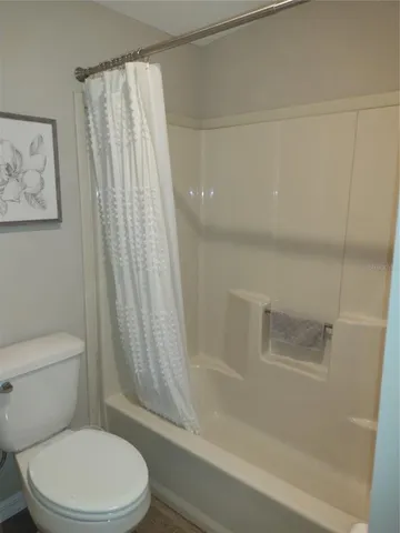 $1,950 | 1607 Doral Circle, Lady Lake, FL 32159