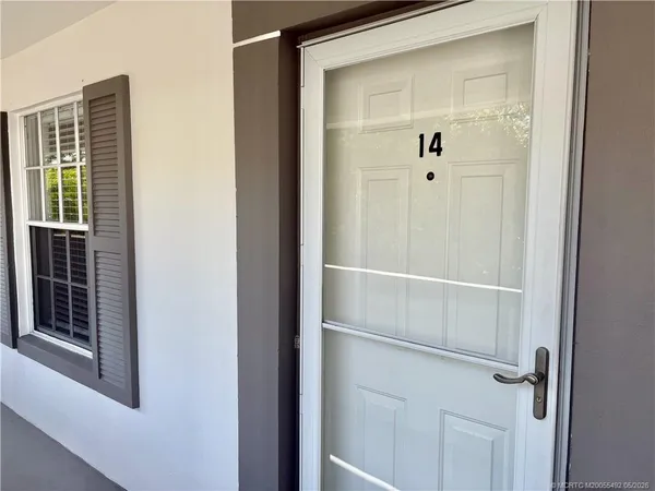 $1,850 | 802 Southeast Central Parkway, Unit 14, Stuart, FL 34994