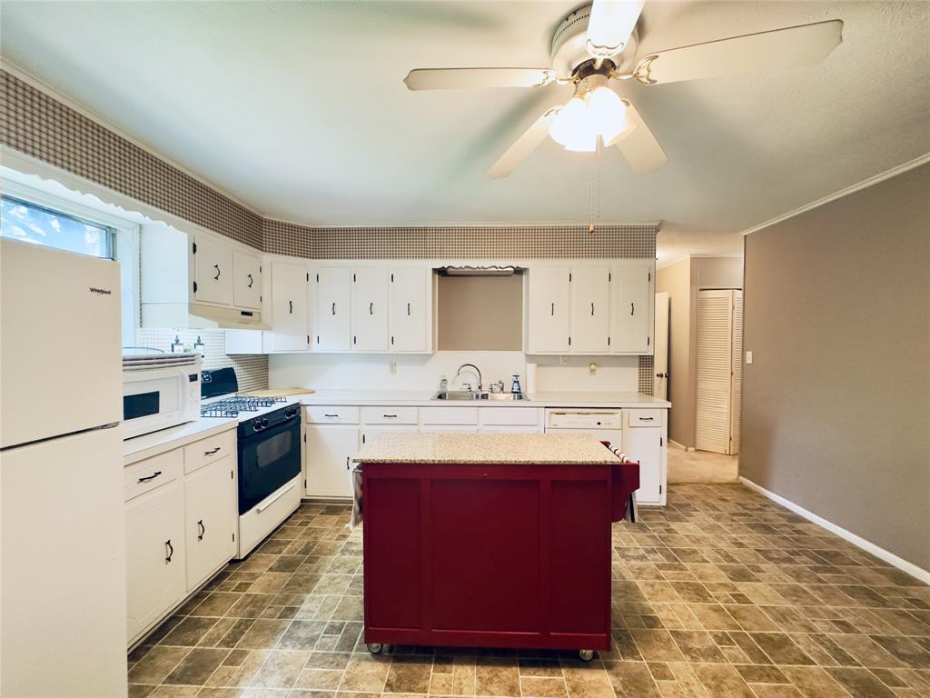 230 East Scenic Loop Hawkins, TX 75765 - Photo 13 of 40