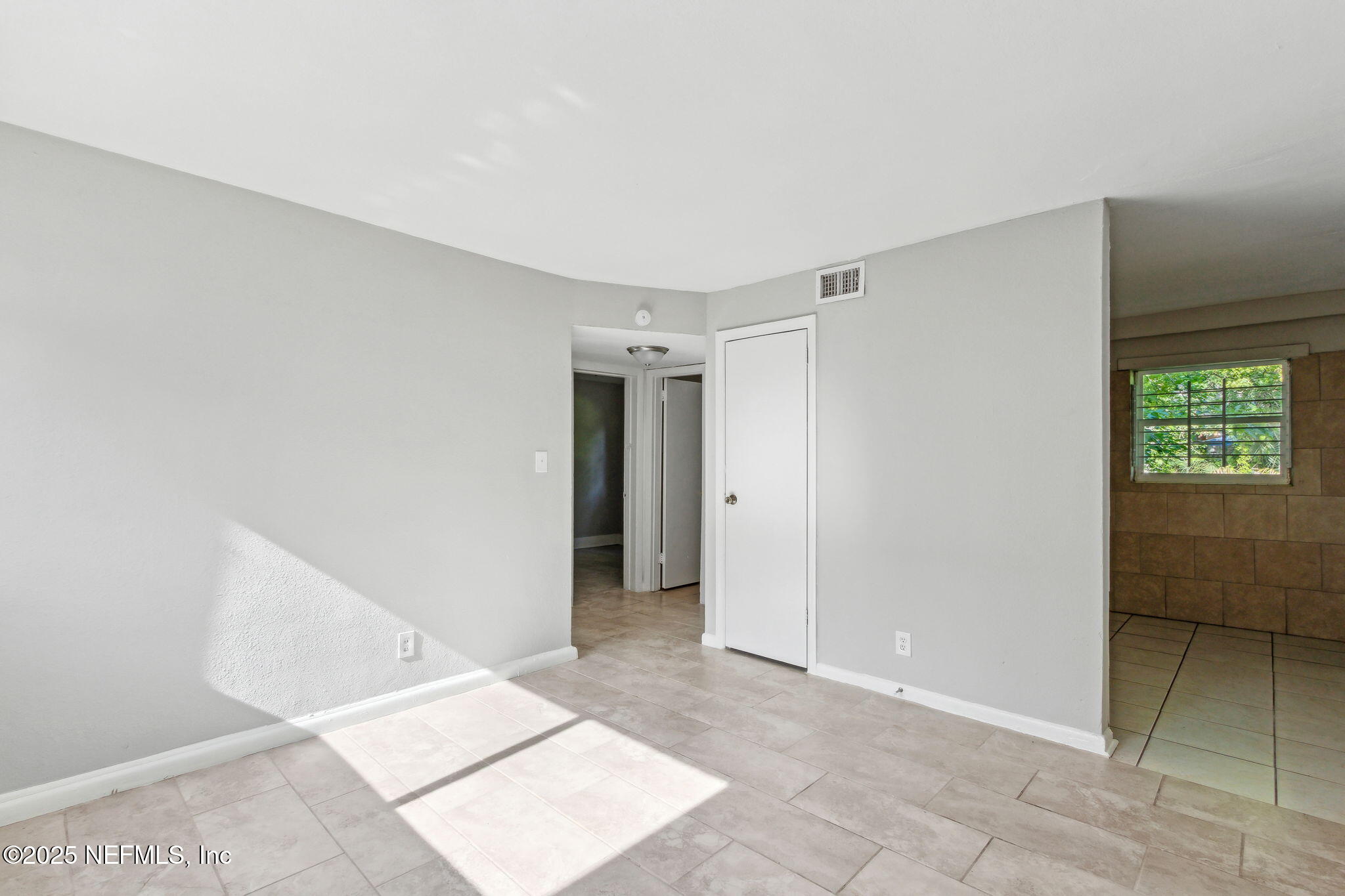 1224 West 18th Street, Unit 4 Jacksonville, FL 32209 - Photo 1 of 14 a view of an empty room