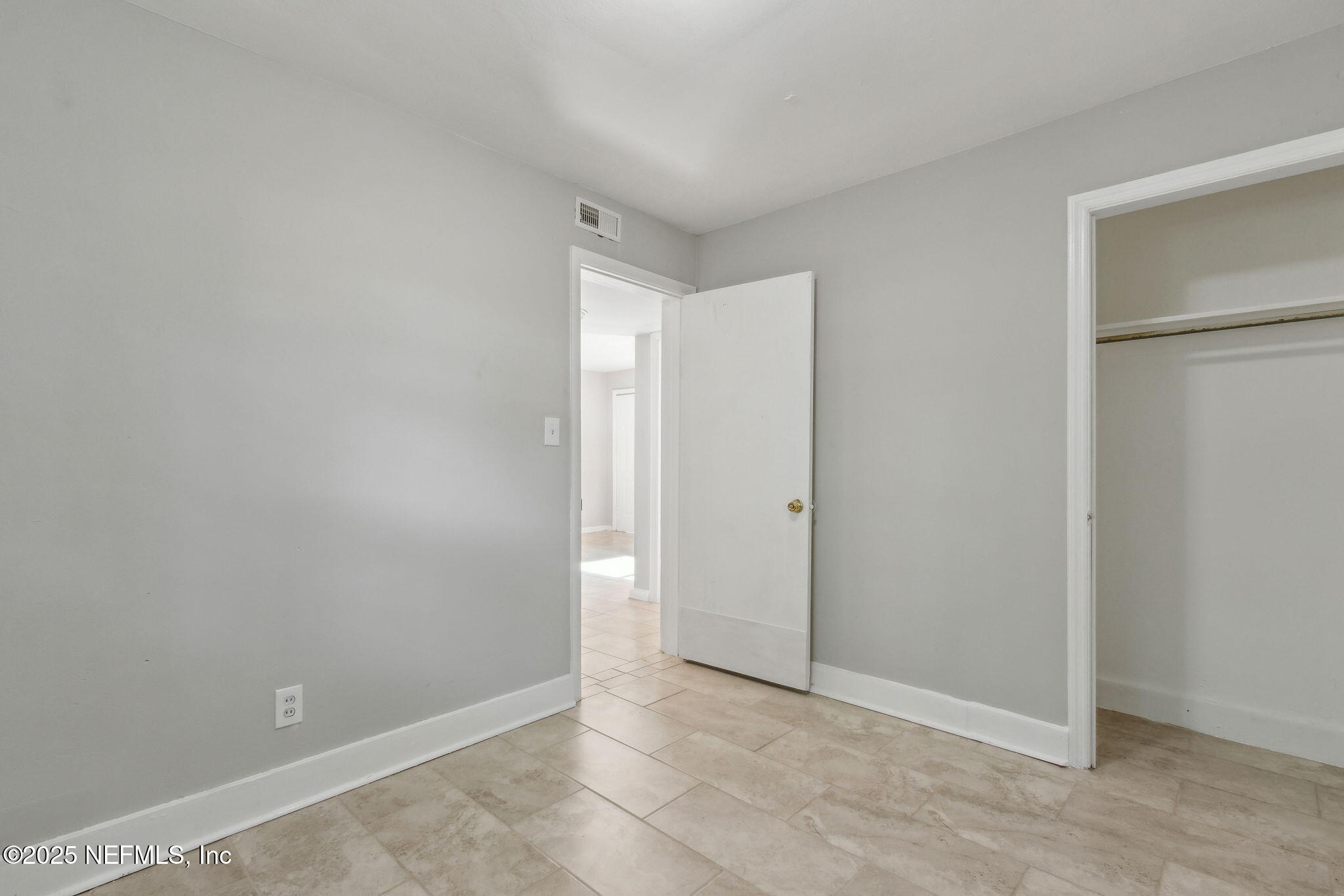 1224 West 18th Street, Unit 4 Jacksonville, FL 32209 - Photo 11 of 14 a view of an empty room