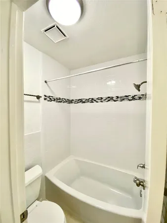 $2,399 | 15 Tremont Woods Court, The Woodlands, TX 77381
