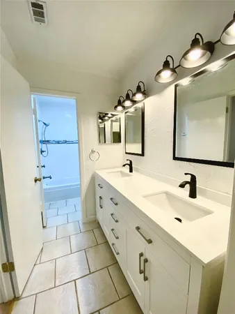 $2,399 | 15 Tremont Woods Court, The Woodlands, TX 77381