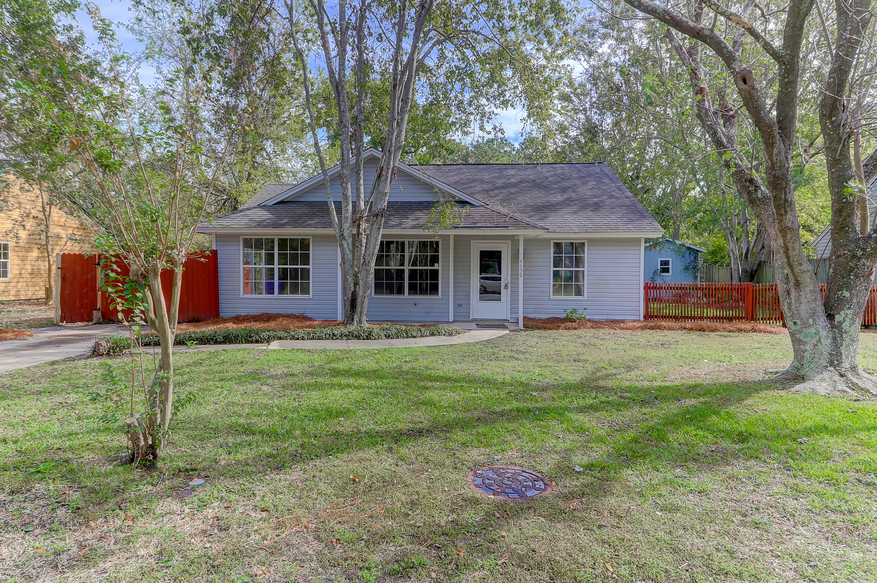 1152 Shoreham Road Charleston, SC 29412 - Photo 1 of 31 1152 Shoreham (1)