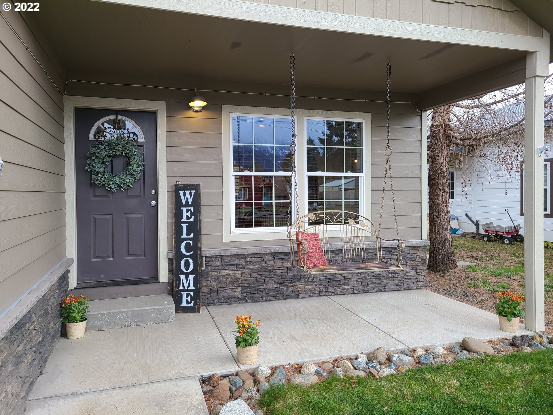 104 North College Street Joseph, OR 97846 - Photo 2 of 17 a front view of a house with a porch