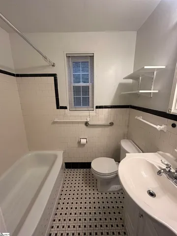$1,100 | 100 Lewis Drive, Unit 2B, Greenville, SC 29605