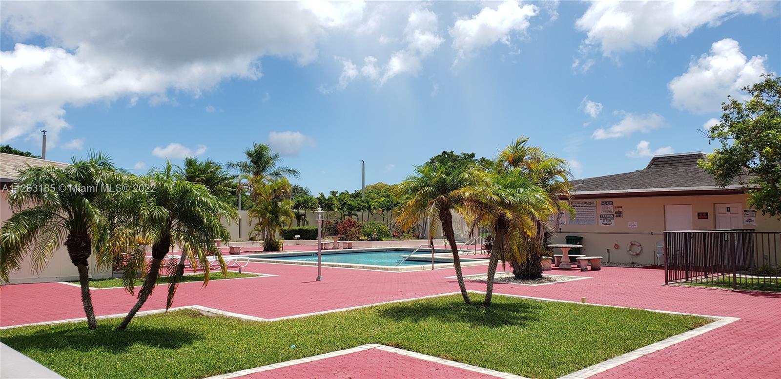 West Perrine Miami, FL 33157 - Photo 32 of 34 a view of a backyard