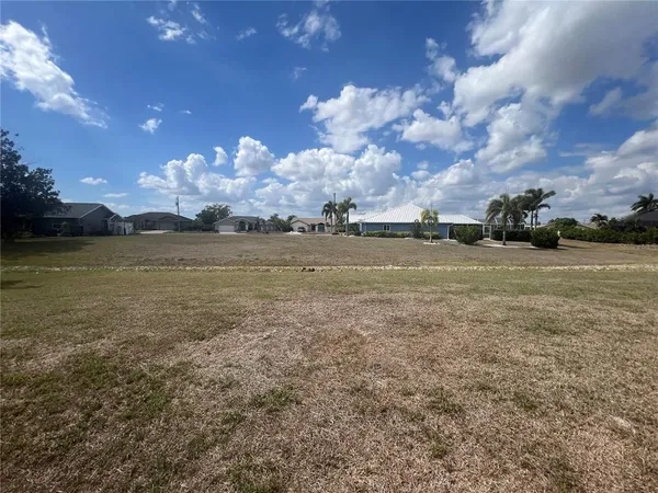 $1,750 | 2223 Rio De Janeiro Avenue, Punta Gorda, FL 33983