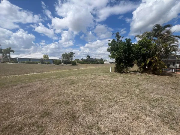 $1,750 | 2223 Rio De Janeiro Avenue, Punta Gorda, FL 33983