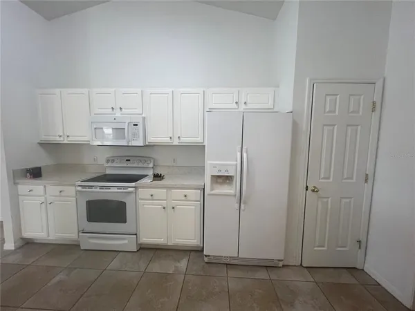 $1,750 | 2223 Rio De Janeiro Avenue, Punta Gorda, FL 33983