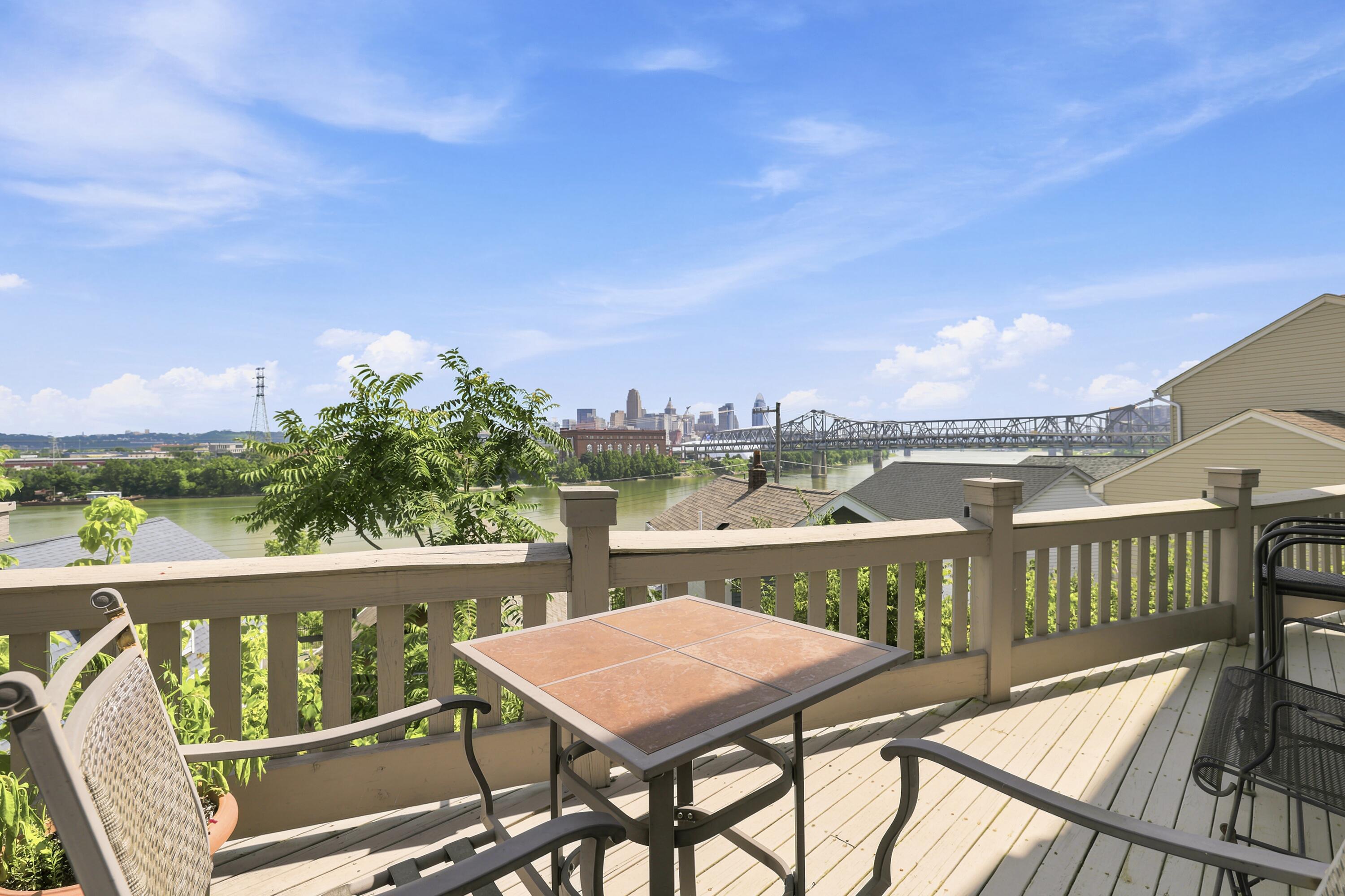 928 Spring Street Covington, KY 41016 - Photo 3 of 40 11-print-_PS_5804