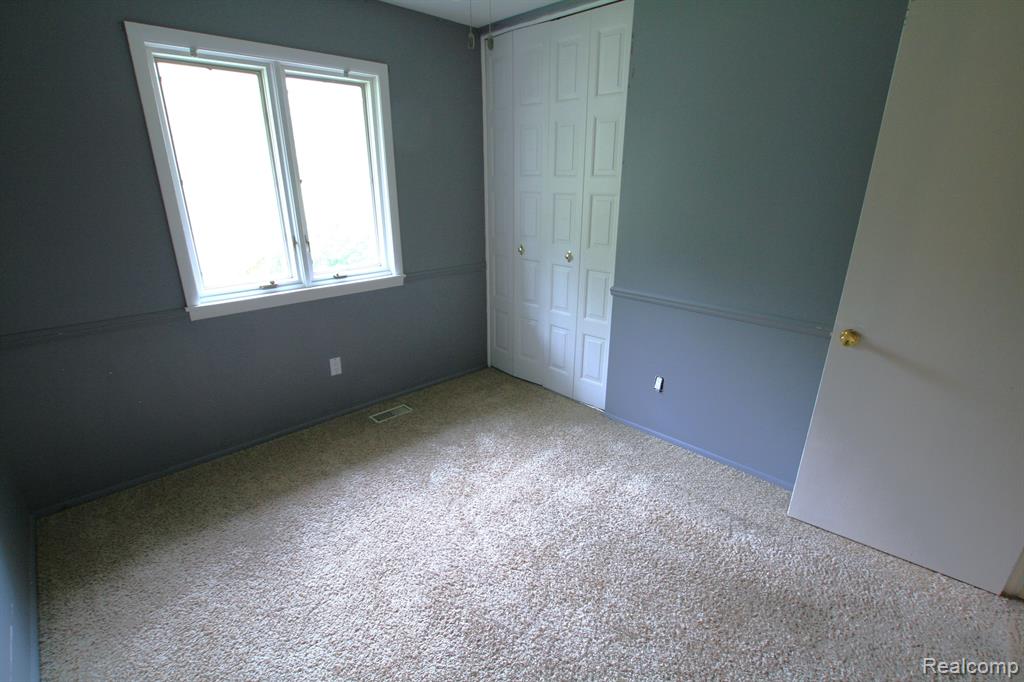 320 Holland Road Flushing, MI 48433 - Photo 15 of 25