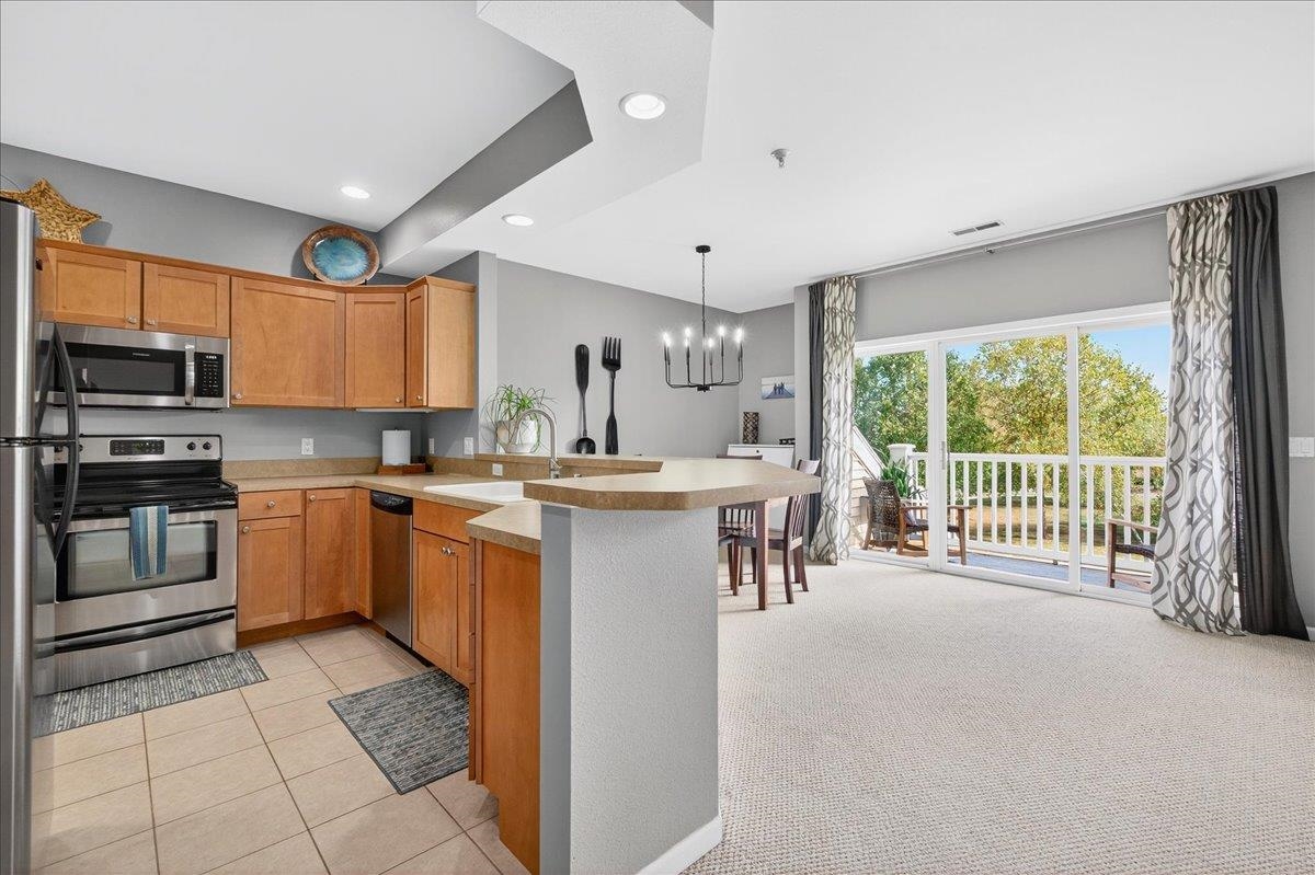 40 Keystone Way, Unit 39 Fitchburg, WI 53711 - Photo 2 of 37