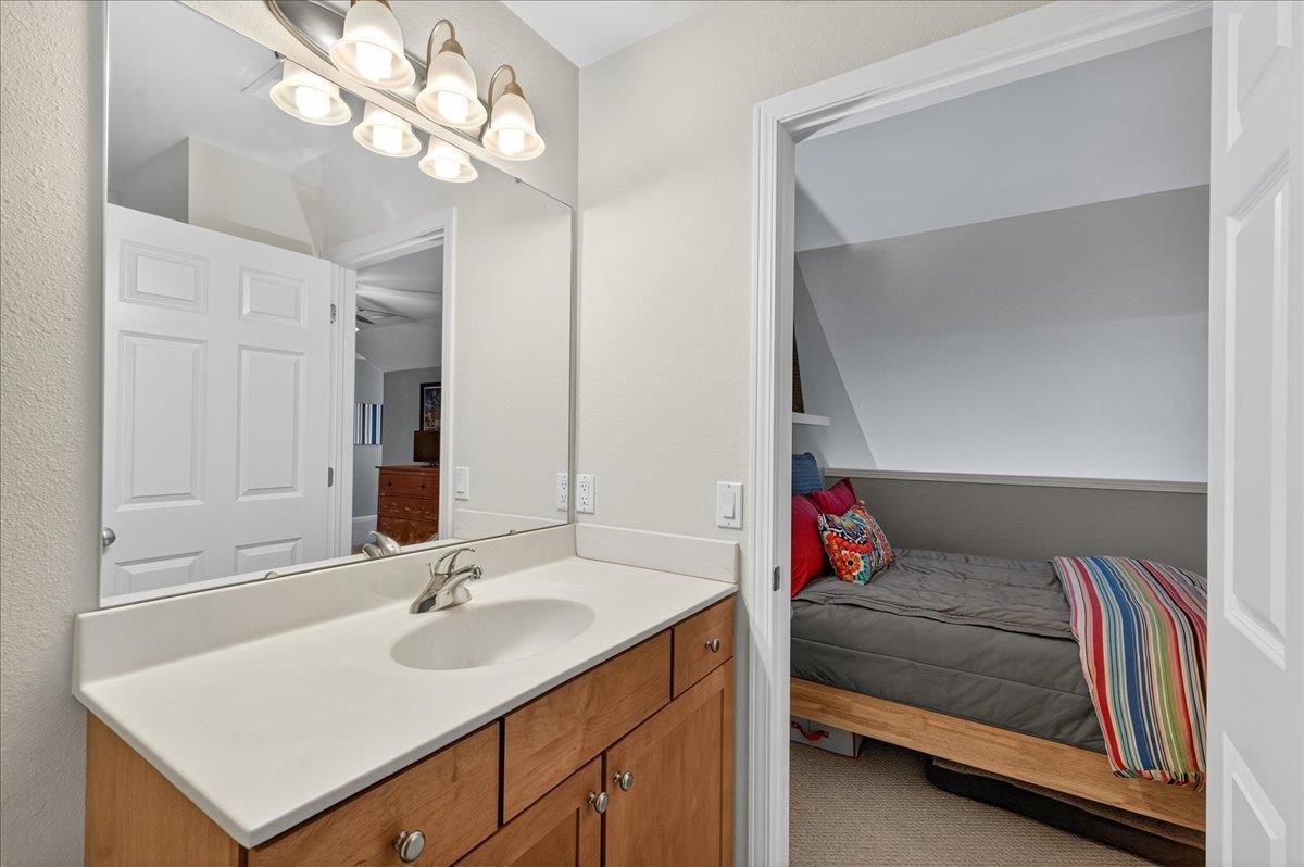 40 Keystone Way, Unit 39 Fitchburg, WI 53711 - Photo 33 of 37