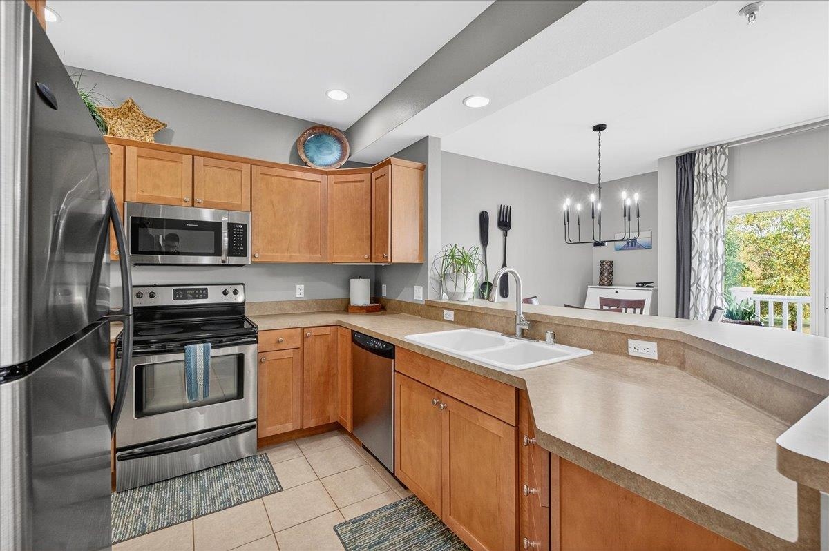 40 Keystone Way, Unit 39 Fitchburg, WI 53711 - Photo 5 of 37