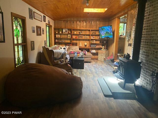 208 Lake Road Lake Ariel, PA 18436 - Photo 12 of 27 Living room