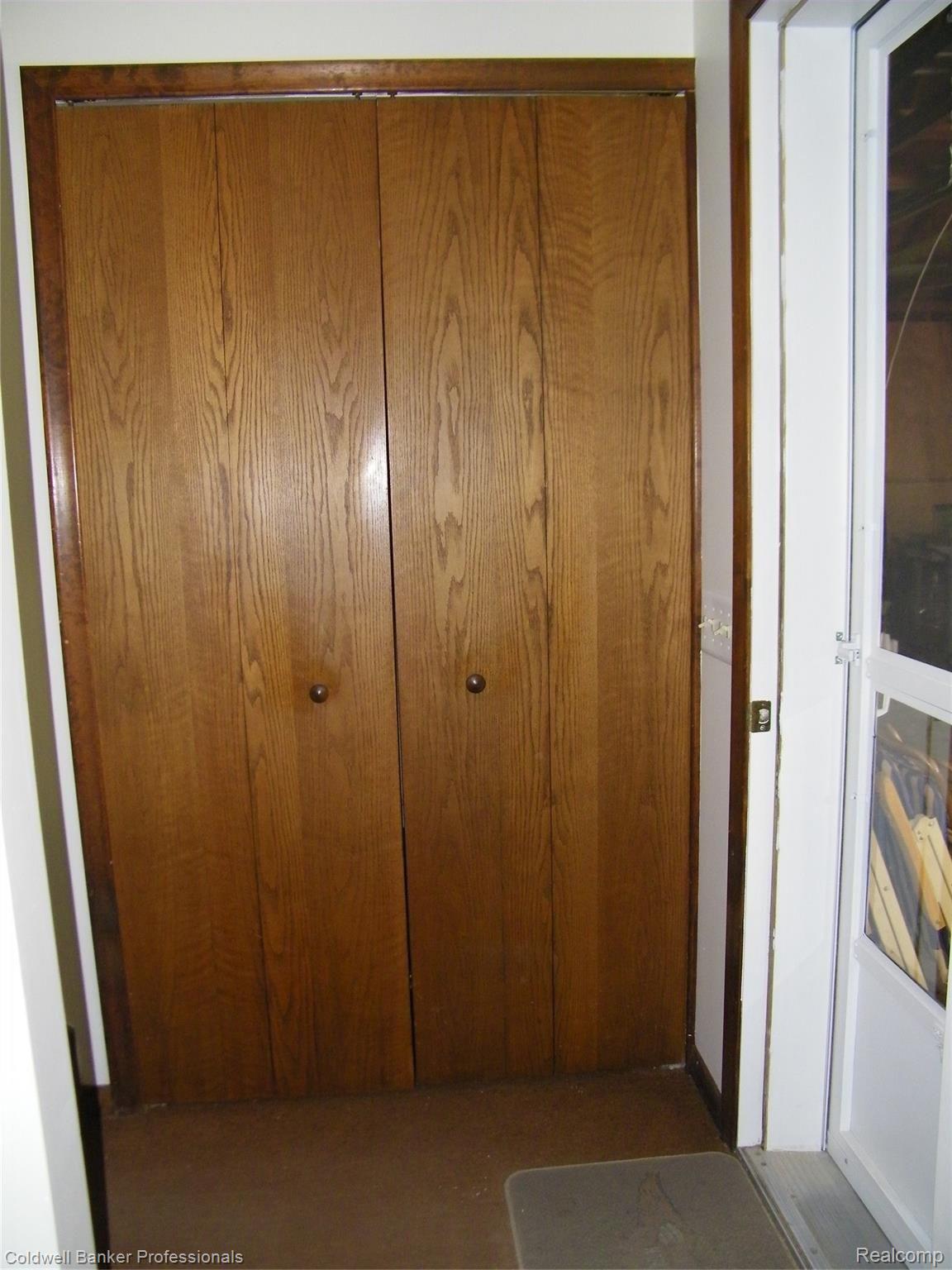 1670 Pero Lake Road Lapeer, MI 48446 - Photo 5 of 28 102_0097.JPG