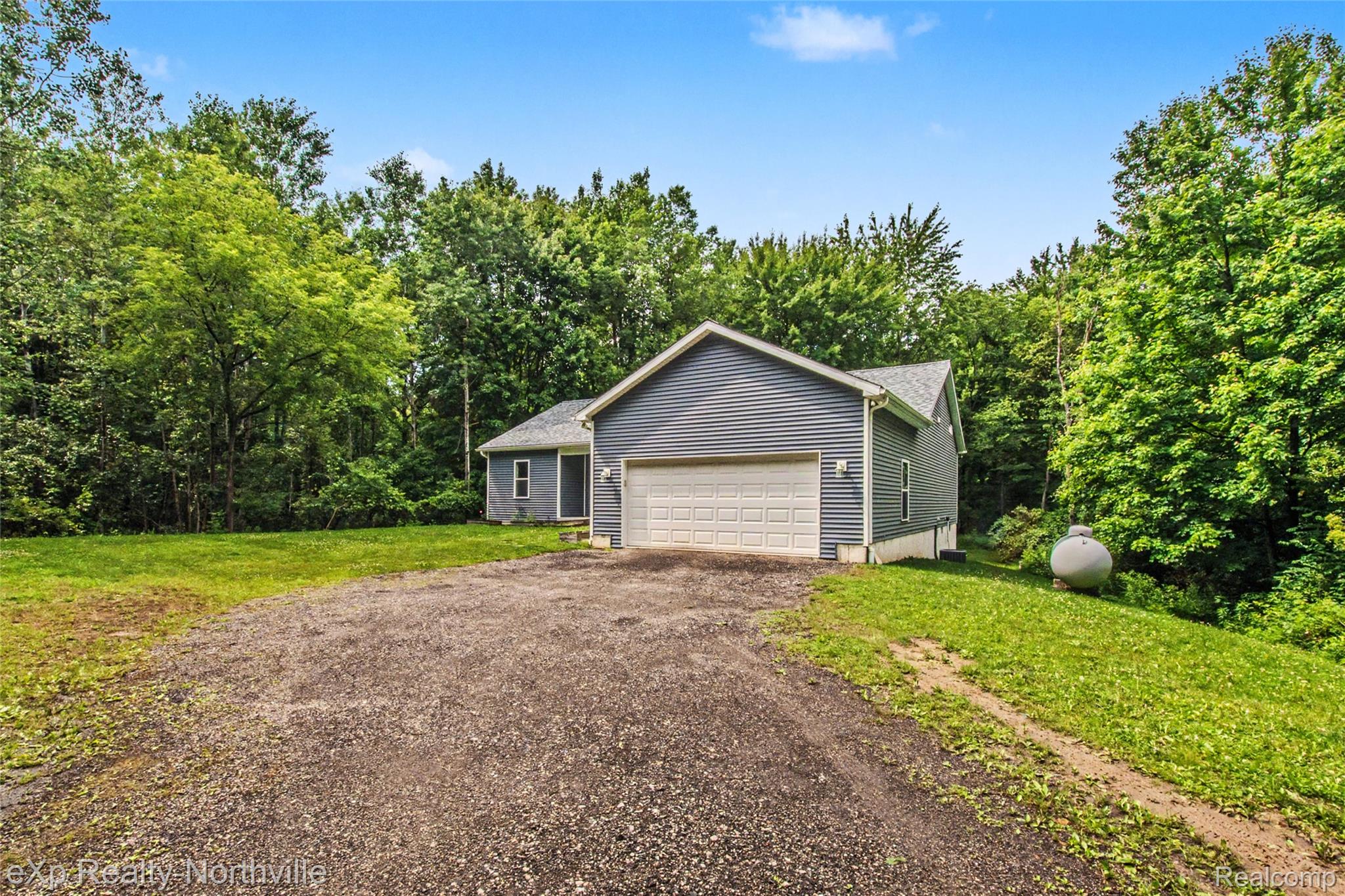 1765 Parker Road Holly, MI 48442 - Photo 43 of 46 015_16.jpg