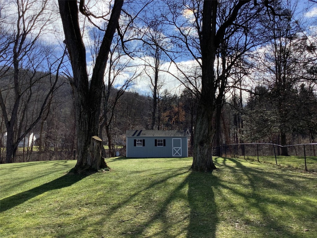 5 Brookside Road Binghamton, NY 13903 - Photo 9 of 49 Gallery Image 9