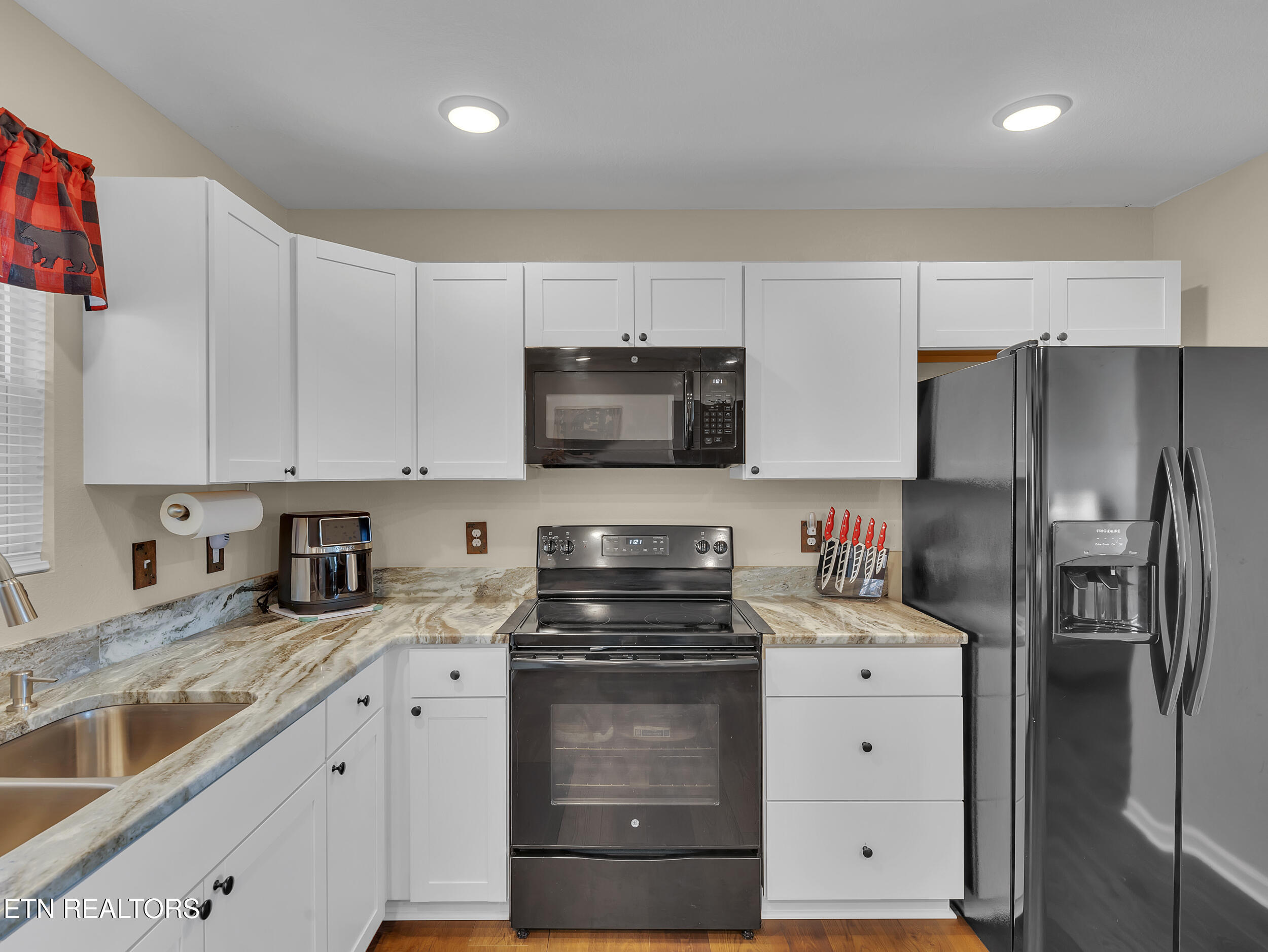 1044 Lake Smoky Road Sevierville, TN 37876 - Photo 12 of 25 12_13