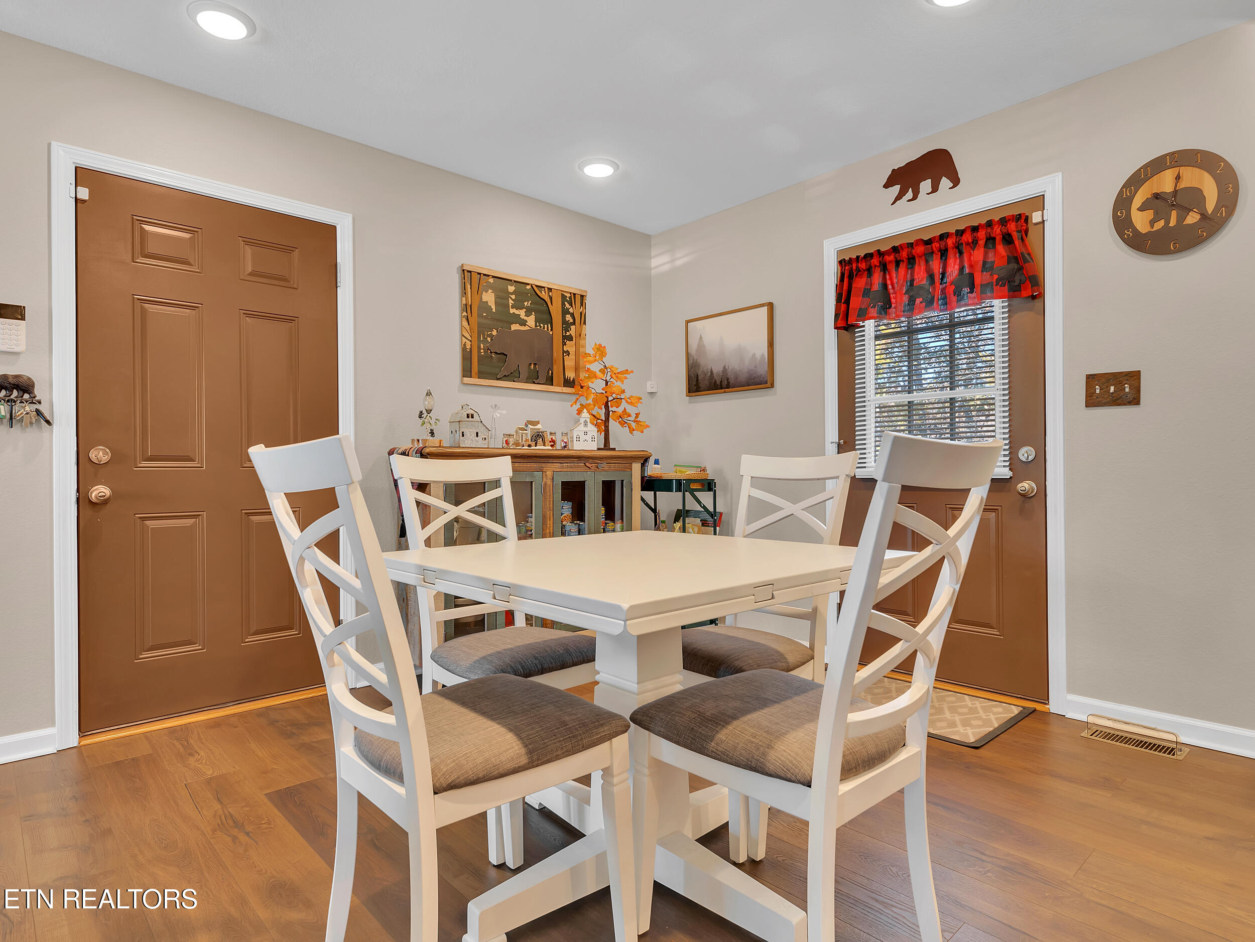 1044 Lake Smoky Road Sevierville, TN 37876 - Photo 9 of 25 9_09