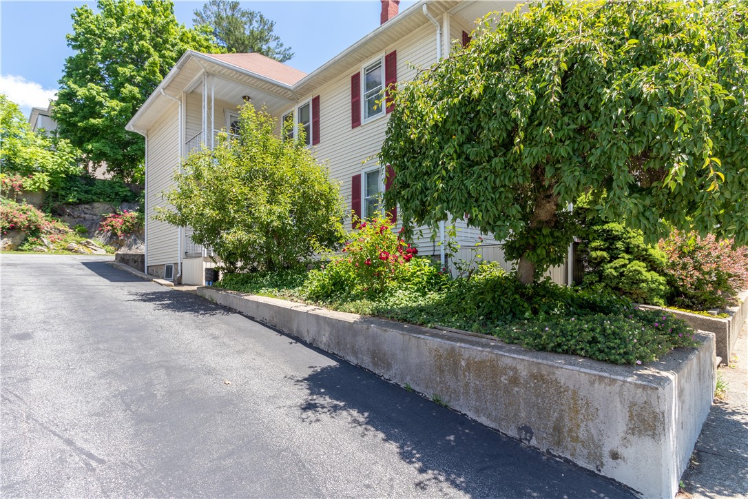 402 Cumberland Hill Road Woonsocket, RI 02895 - Photo 3 of 33