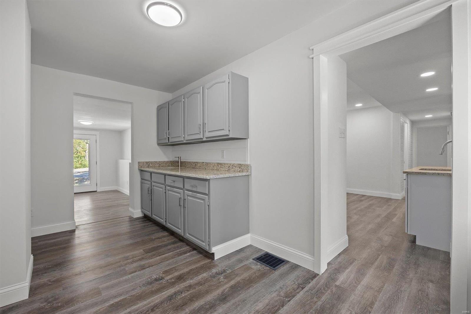 3732 Sand Road Edwardsville, IL 62025 - Photo 11 of 37