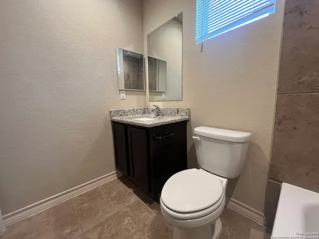 $1,425 | 13910 Annas Way, Unit 101, San Antonio, TX 78233