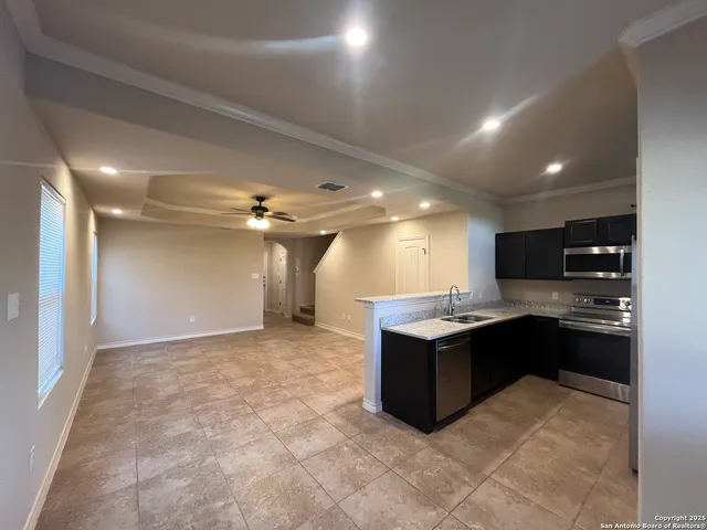 $1,425 | 13910 Annas Way, Unit 101, San Antonio, TX 78233