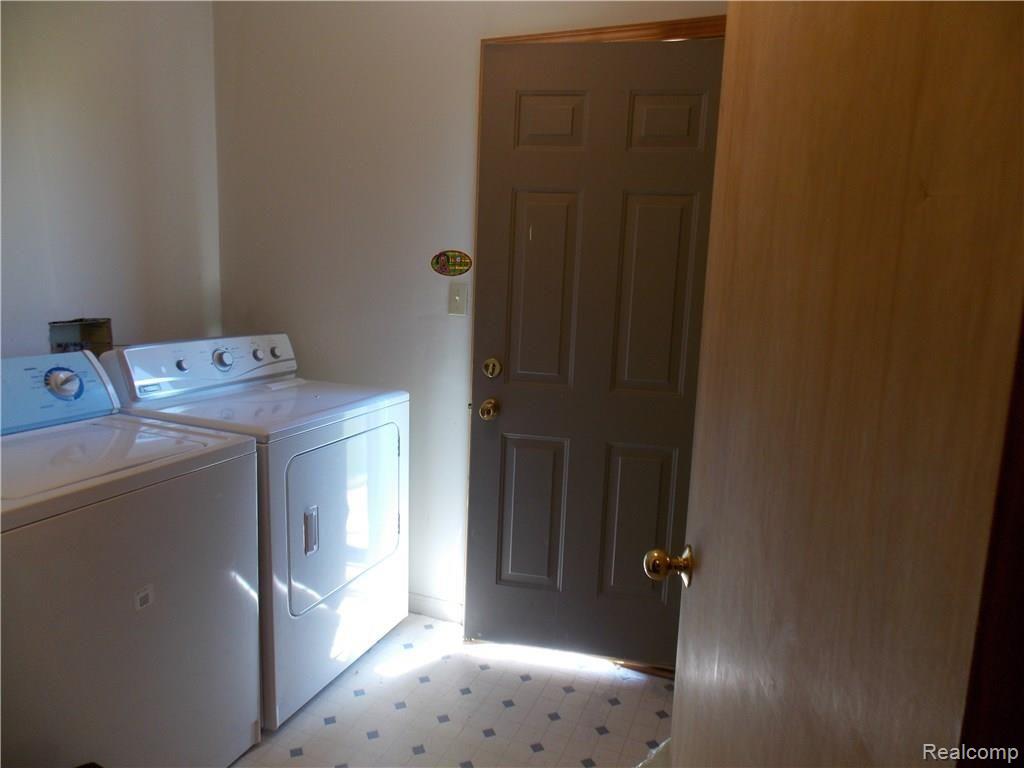 10955 Bethel Church Road Manchester, MI 48158 - Photo 18 of 39 1st floor laundry room