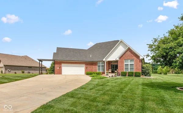 $579,900 | 1055 Golden Leaf Drive, Martinsville, IN 46151