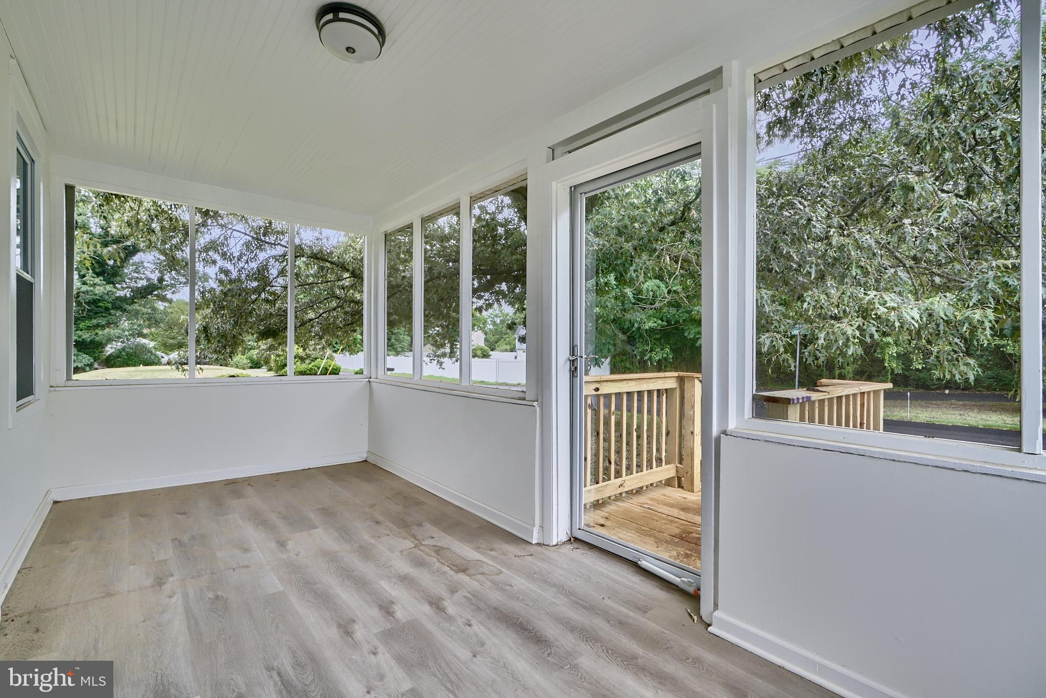 7811 Chesapeake Road Pasadena, MD 21122 - Photo 4 of 42 Front porch