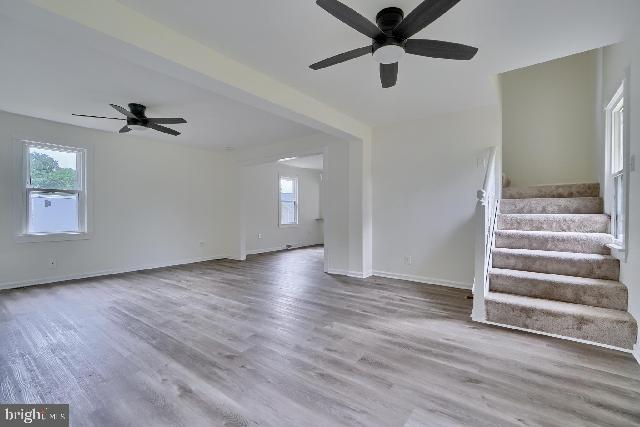 7811 Chesapeake Road Pasadena, MD 21122 - Photo 8 of 42 Interior