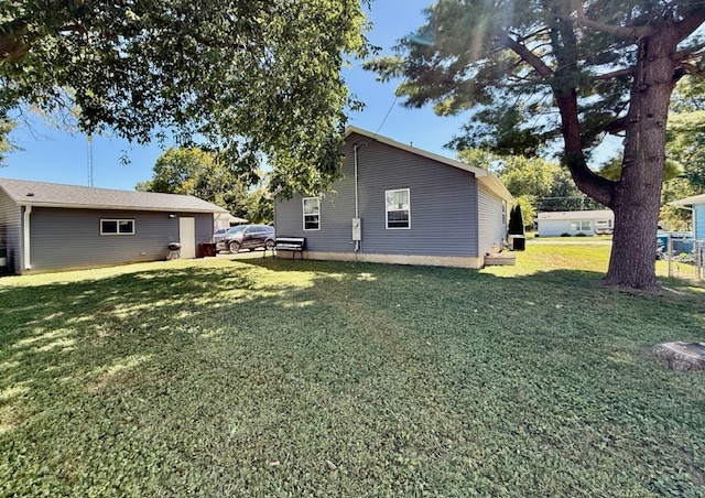 708 East North Street Monticello, IL 61856 - Photo 29 of 38 a house with swimming pool in front of it