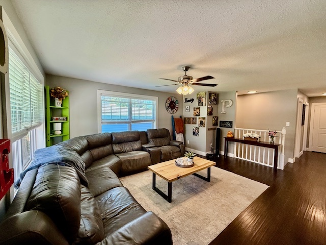 708 East North Street Monticello, IL 61856 - Photo 3 of 38 a living room with furniture and wooden floor