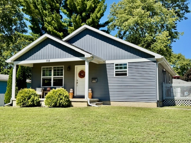 708 East North Street Monticello, IL 61856 - Photo 33 of 38 a front view of a house with a yard