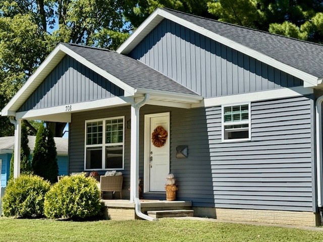 708 East North Street Monticello, IL 61856 - Photo 35 of 38 a front view of a house with a yard